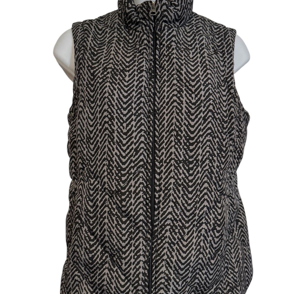 Croft & Barrow Black and Gray Chevron Vest